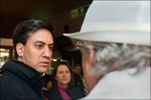 Ed Miliband talks to staff at Dunn's Bakery